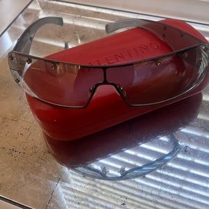 VALENTINO SUNGLASSES AUTHENTIC.